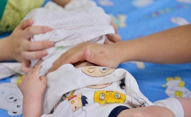 损失|儿科医生:孩子睡前有2种习惯,14岁后很难长高,白白损失10cm