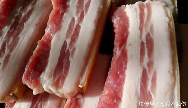 买五花肉,挑“上五花”还是“下五花”差别可大着呢,别再乱买