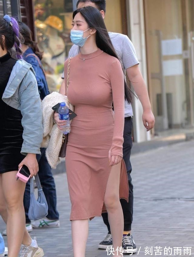 美的 把握时尚节奏,简约修身连衣裙,美的大方又好看