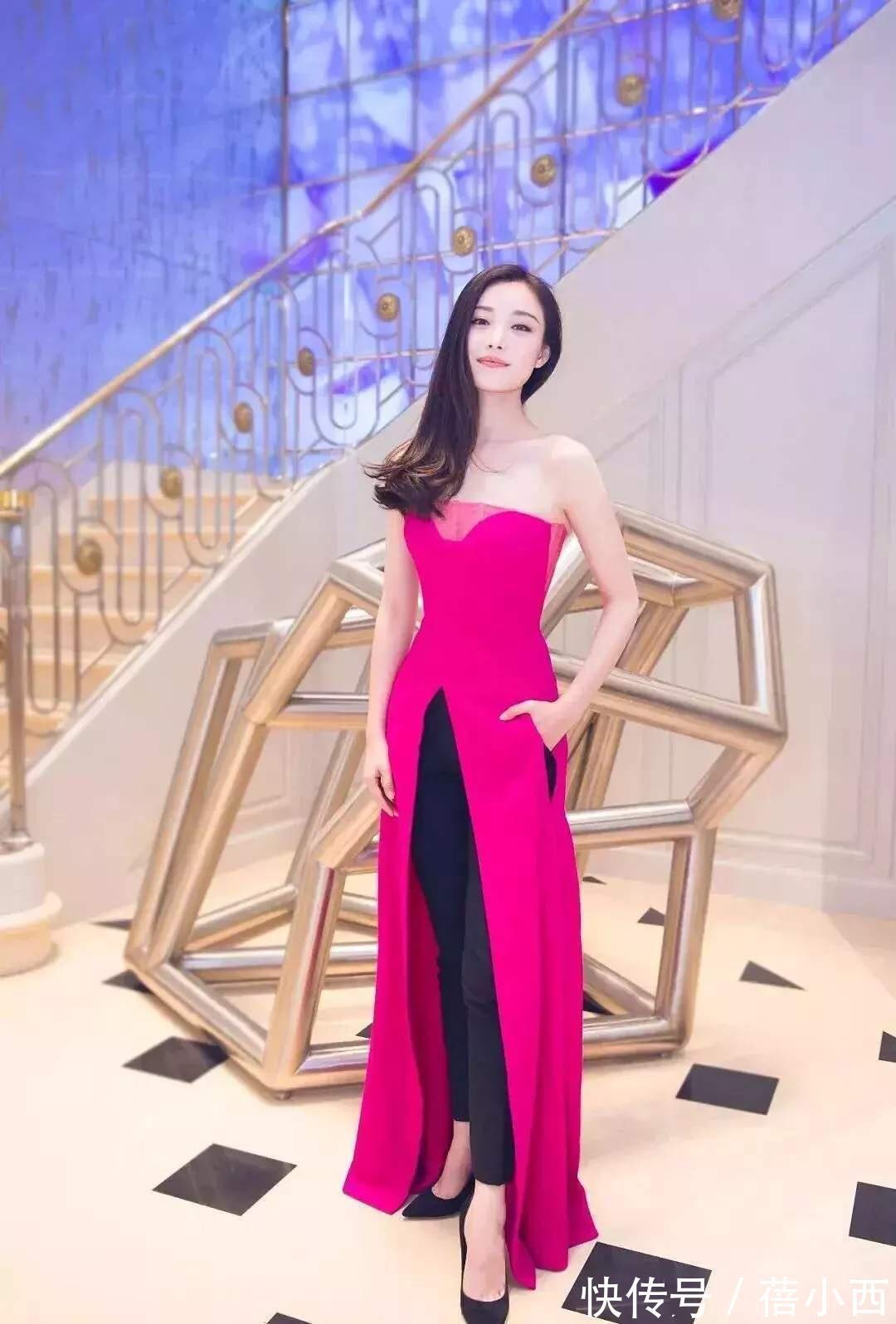 高跟鞋|今年火了的搭配“长裙+阔腿裤”! 瞬间化身穿搭博主,回头率十足