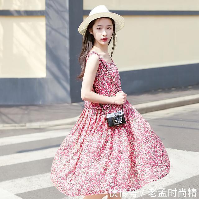 连衣裙 穿上修身连衣裙,美得像个小妖精