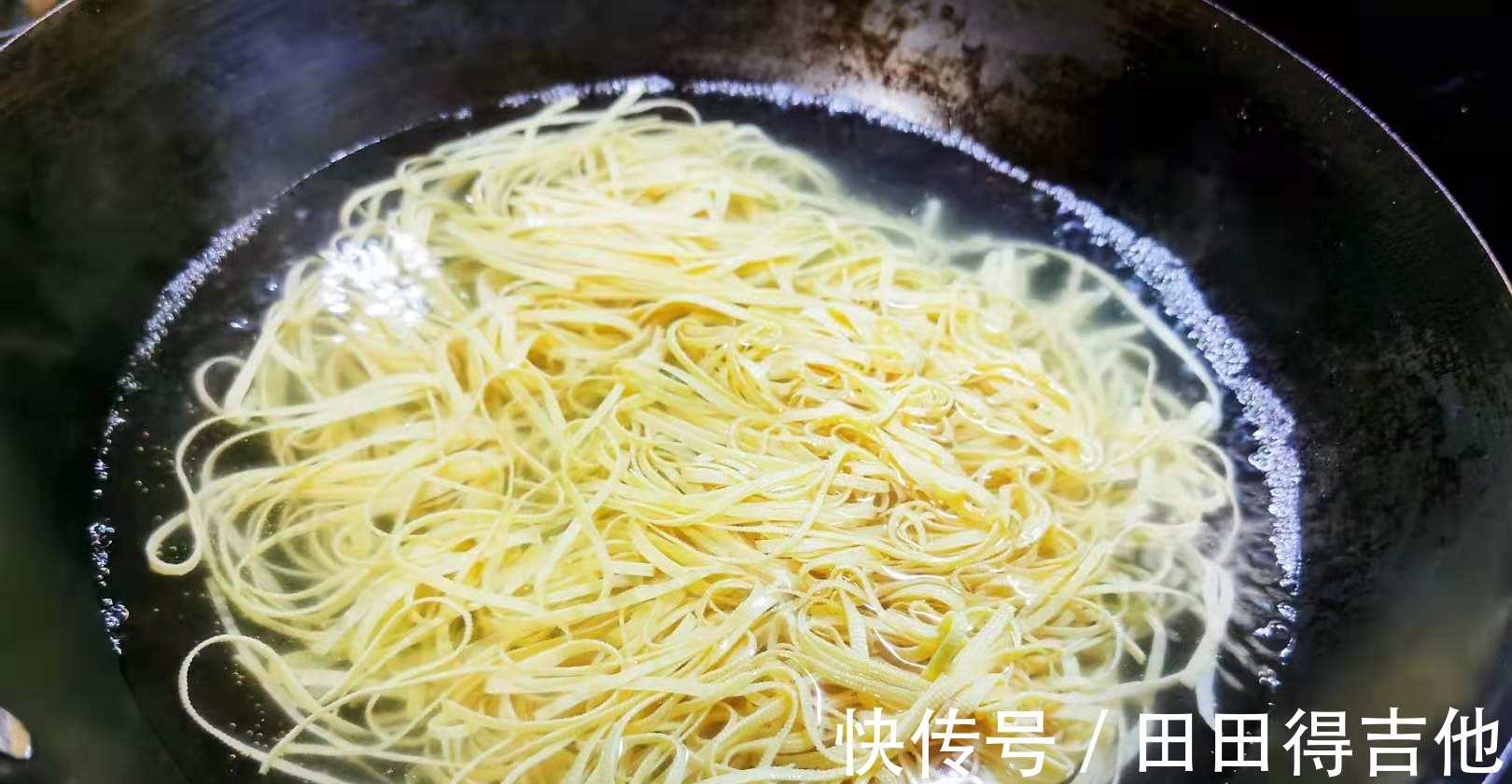 爽口|三伏天,凉拌干丝来一盘,简单易做,5分钟上桌,软嫩鲜香,爽口!