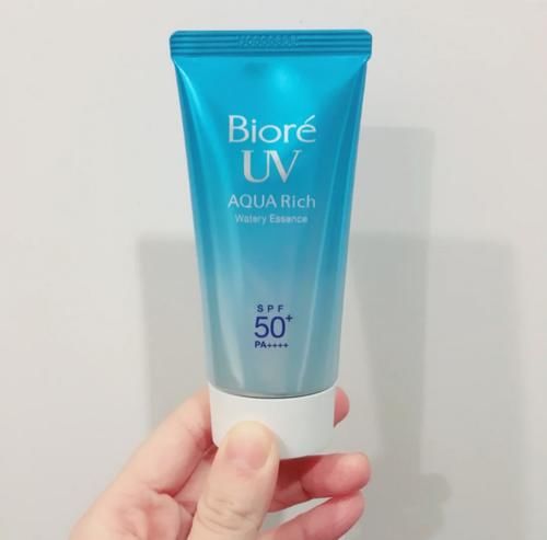 公认好用的5款防晒霜：Mistine口碑高，蓝胖子无限回购