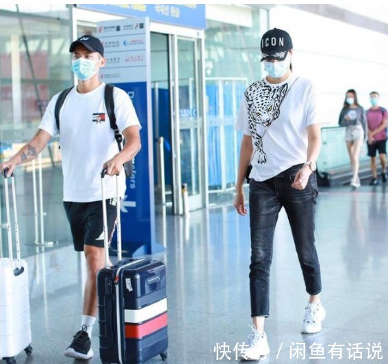 t恤|谢杏芳1米78的身高真占优势,穿牛仔裤腿又细又长,配白T也好惹眼