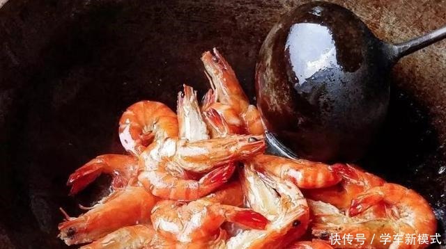 只会炸虾煮虾炒虾,不如这样处理虾,味道鲜美爽口汁液四溢