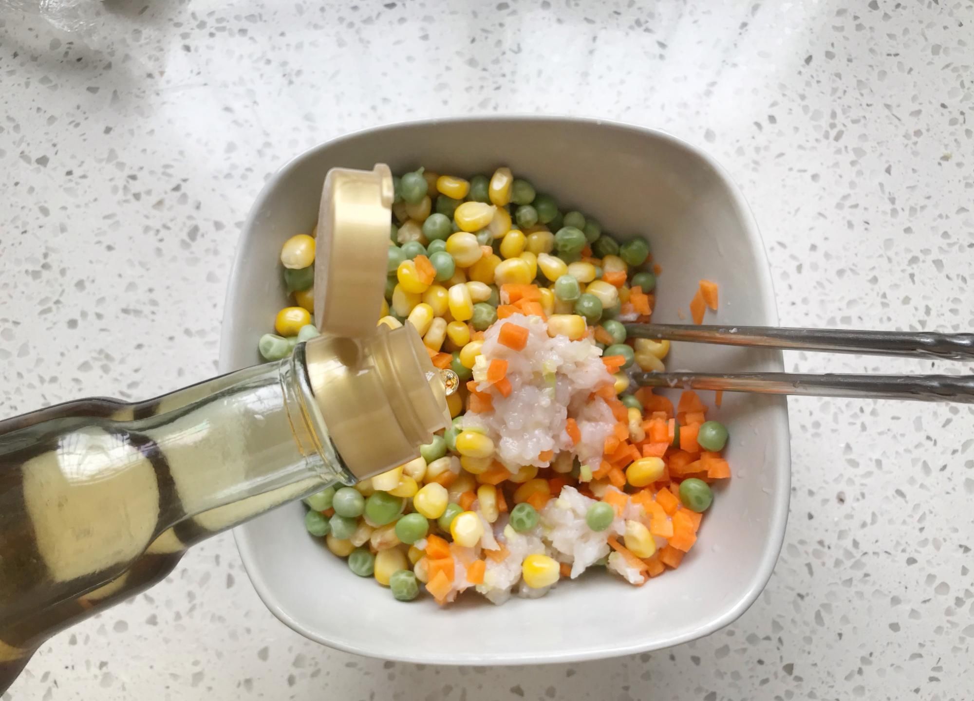 馄饨皮别再煮了，教你新吃法，10分钟做1锅营养美味，孩子抢着吃