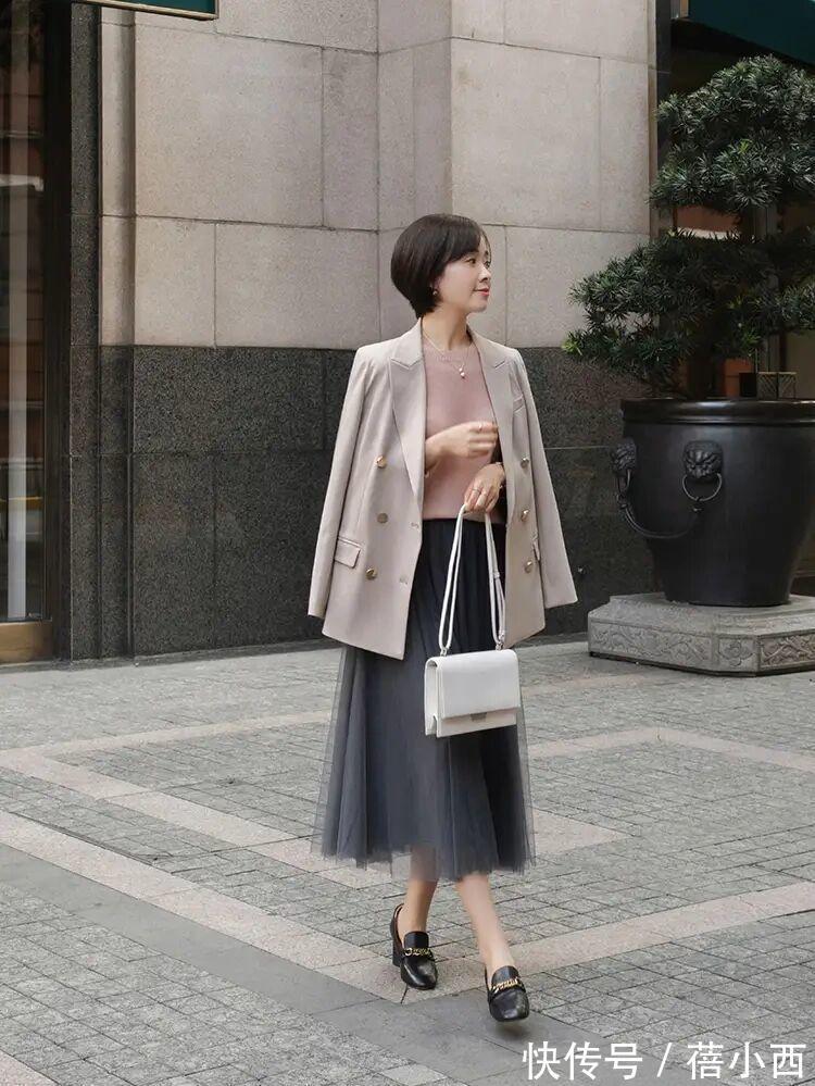 衬衫|秋季职场穿搭如何穿出高级感?衬衫、西装、半身裙搭配给你灵感