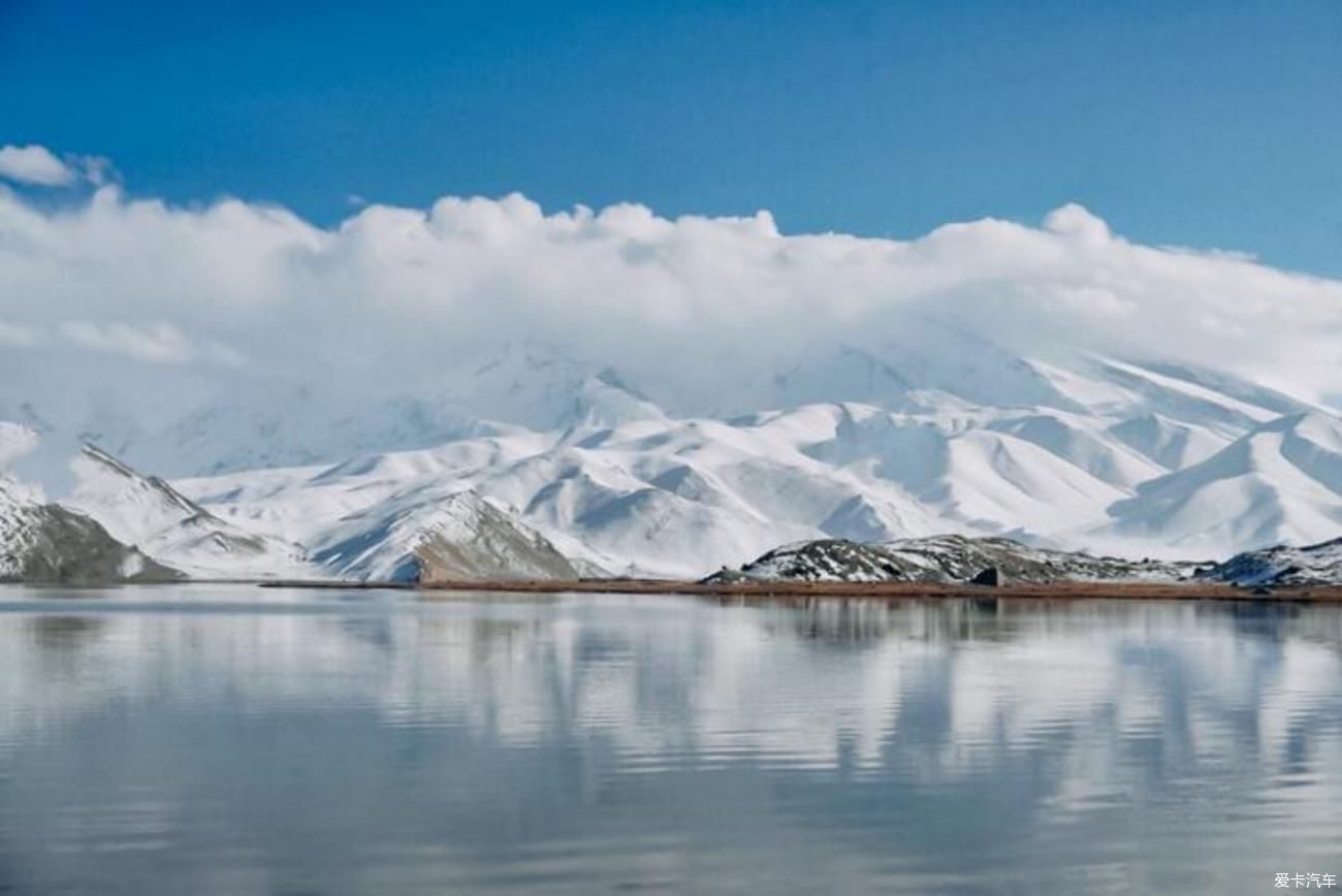 闪闪发光的雪山梦境