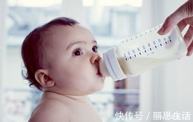 喝奶|宝宝早上应该先吃饭还是先喝奶？顺序决定娃的健康，父母别忽视