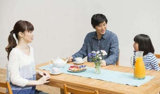 孩子|收到“最残忍生日蛋糕”,孩子当场崩溃,孩子的无声压力谁能懂?