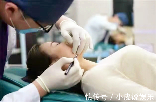 样貌|粉红宝宝斥资400万整容200多次,沦落到坐轮椅,乳房险些被切除