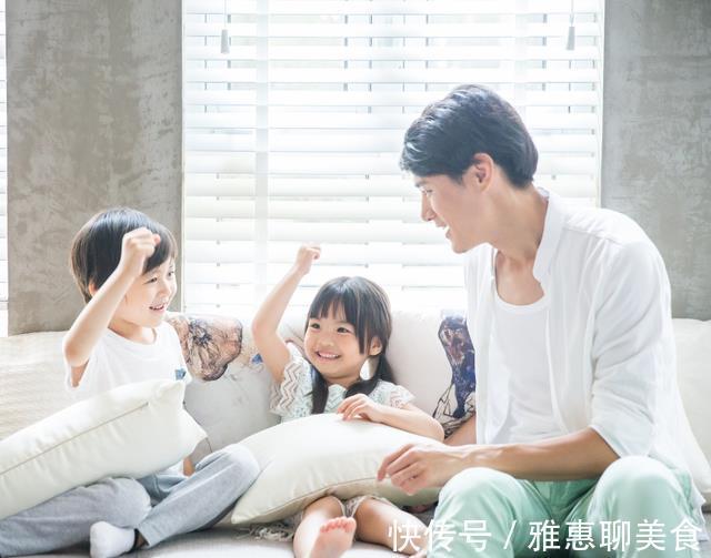 小推车|最勤劳奶奶走红,独自带四胞胎还干农活,网友:这才叫“圈养”