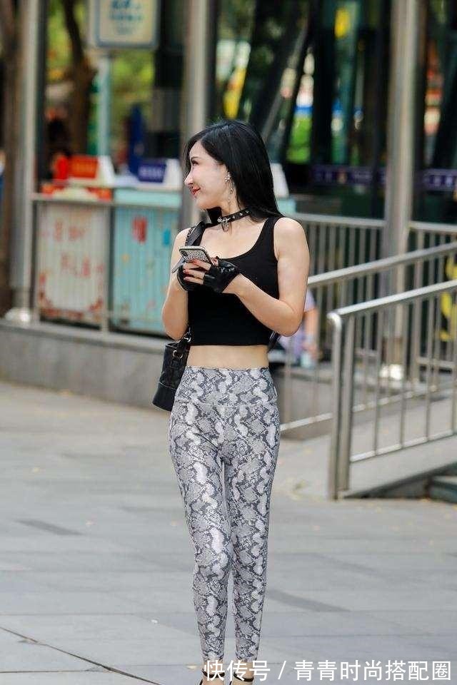 装扮 独具个性的瑜伽裤装扮平添美丽气质,透出不凡的格调,时尚精致!