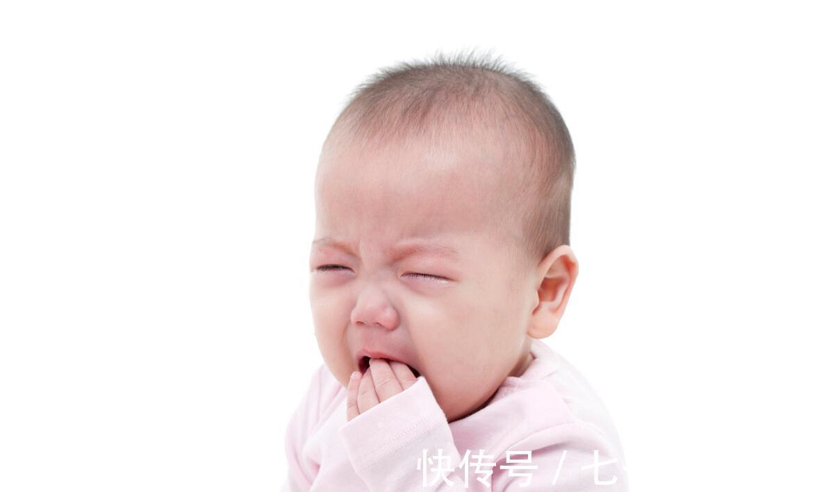 补充水分|又一宝宝“水中毒”住院,父母请注意,不当喂水会导致婴儿夭折