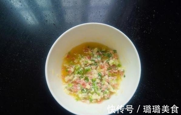 黄油|上班族的快捷早餐，简单“暴力”的蒜香芝士法棍，解馋抗饿两不误
