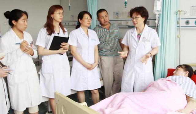 老人|老人总说“顺产好”，为什么女明星却选择剖腹产有些实情要知道