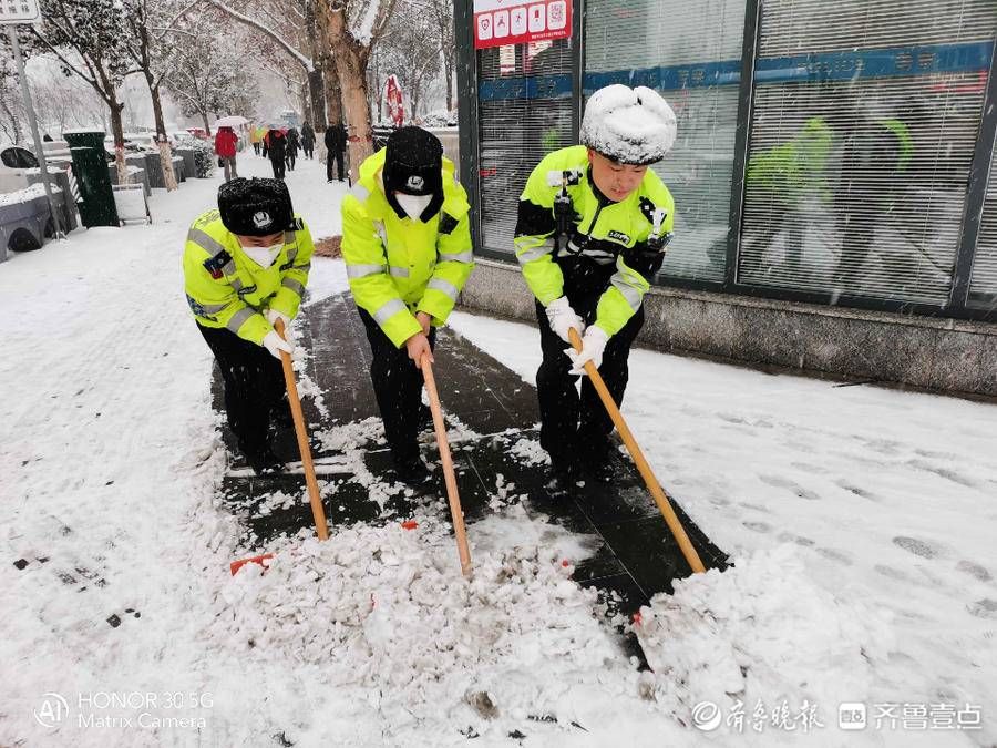 李怀磊|直击！聊城街头雪中，他们全出动了……