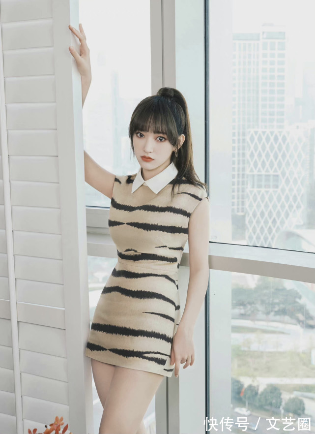 小蛮腰|程潇生图曝光,身材纤细建模脸名不虚传,新发型令人眼前一亮