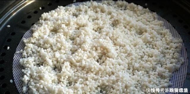 馄饨皮新吃法,一半蒸一半煎,比饺子简单,外面买不到