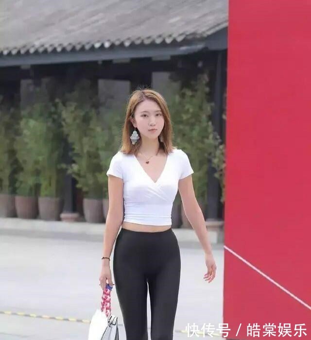 搭配 打底裤才是穿搭主角,让你放松心情,懒散随意!