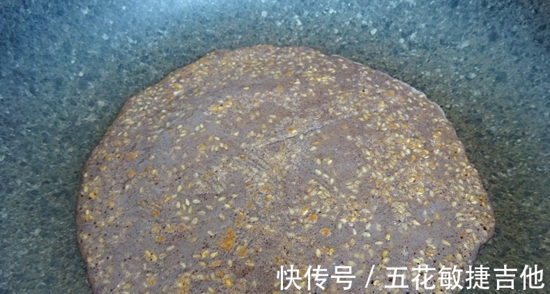 主食|夏天主食我常做它,10分钟就上桌,香软润肠助瘦身,解馋又顶饱!