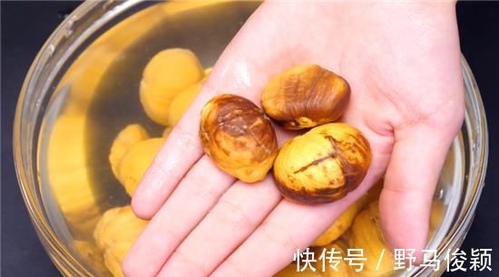 今天才知道，剥板栗还有实用的小技巧，一秒一个，太省力了