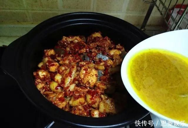辣子鸡最好吃的做法,大厨教你在家做出来,越吃越上瘾收藏了
