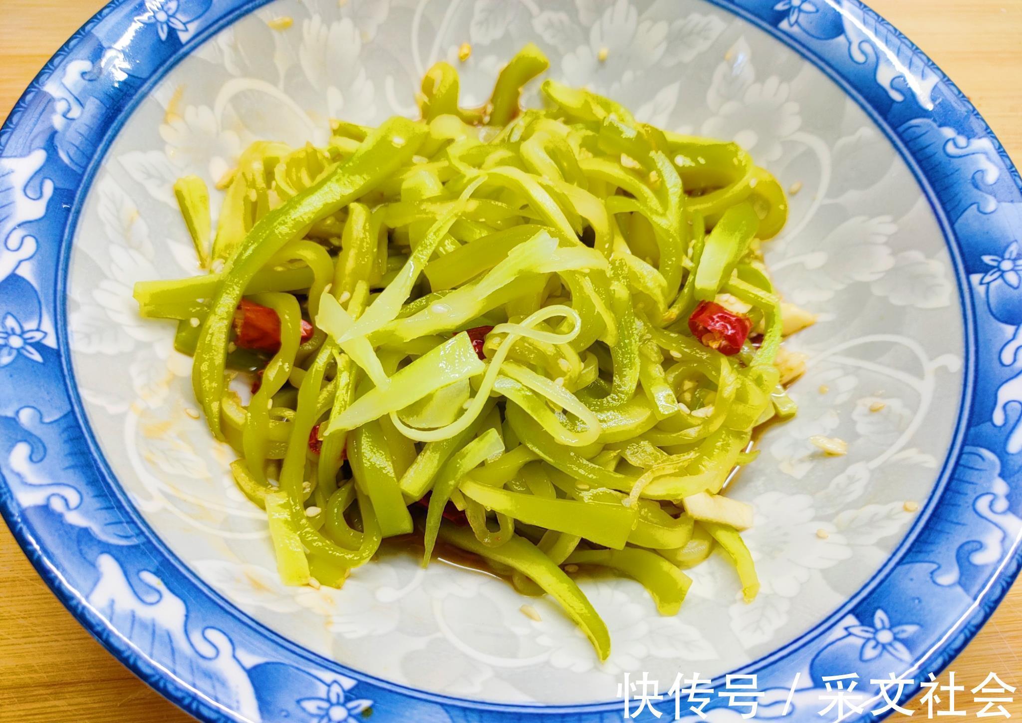 搅拌均匀|凉拌莴笋丝，第一步焯水就错了，跟婆婆学的方法，莴笋脆爽又好吃