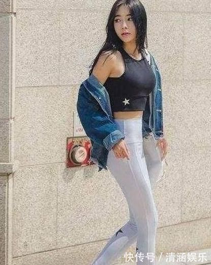 有气质|穿紧身打底裤的小姐姐年轻漂亮有气质，秀出完美身形