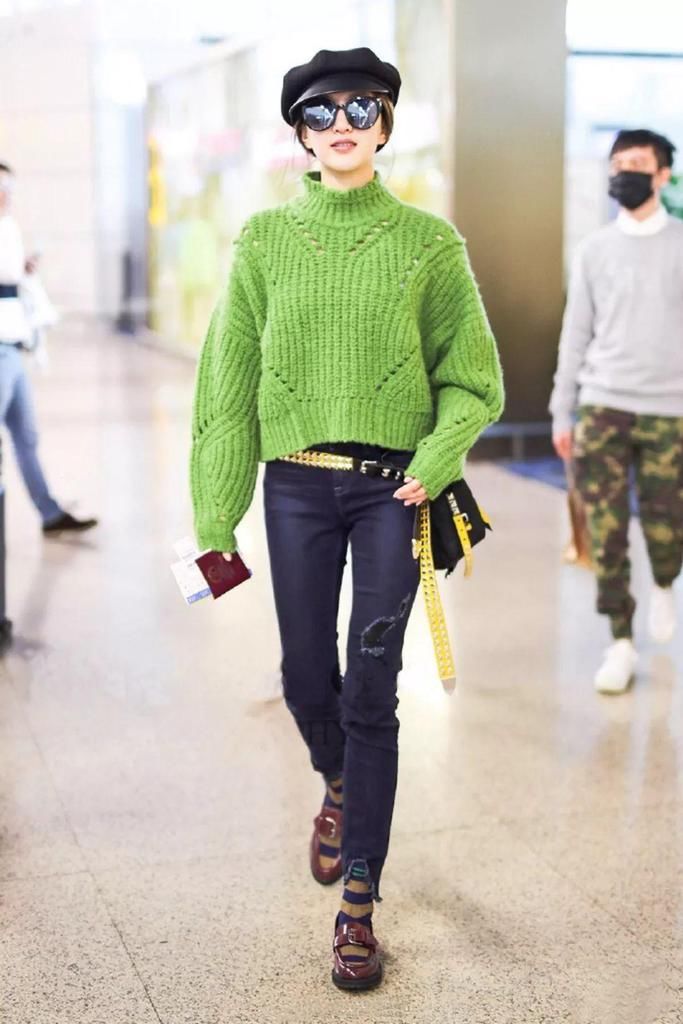 冬天的毛衣真不用买多！有这四个款式就够了，时髦又百搭，很耐看