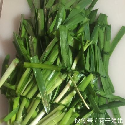 宽叶|买韭菜，看到这4种韭菜赶紧去，店主不要吃，别被愚弄了
