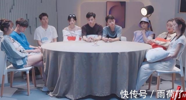 赵芮章|《机智的恋爱》剧情迭起，首位X恋人公布，男4女2被高票淘汰出局