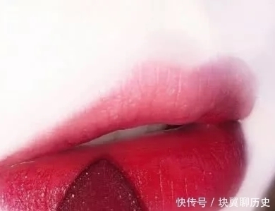唇色 口红怎样涂才好看?大多人都搞错了,难怪唇色会悄悄的变深!