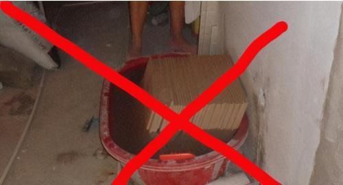 瓷砖|新房装修时，看到师傅这样贴瓷砖，业主就知道这手艺一定很好