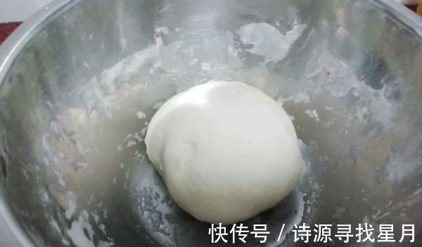 汤汁|糯米烧麦怎么做才好吃,和面和馅都有技巧,米粒吸满汤汁肉香四溢!