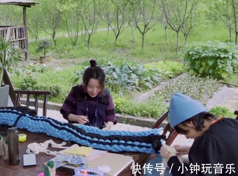 小8|《向往》女嘉宾凌晨四点才睡,做了一件让何炅很感动的事