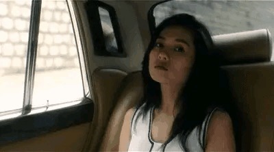 |搞笑GIF趣图又到了美人鱼上岸嬉戏的季节了