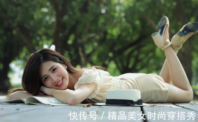 锁骨 女人的锁骨就像天使的翅膀,自然、玲珑,散发着迷人的气质