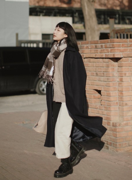 修饰|据说气质女生会爱上简约风,这样穿大衣,让你一整个冬天都很美