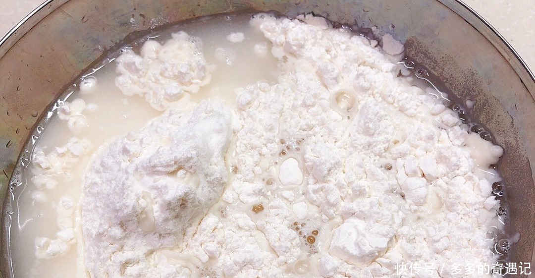 想吃葱油饼不用再去外面买了,教你详细教程,咬一口酥掉渣!