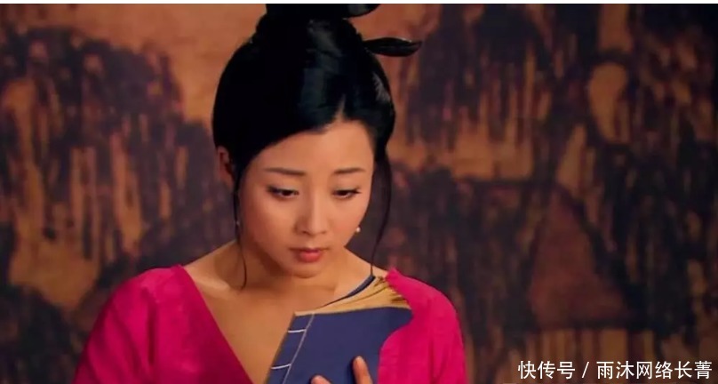 女子仰慕状元学识,主动嫁状元为妾,新婚当晚却失望地悬梁自尽