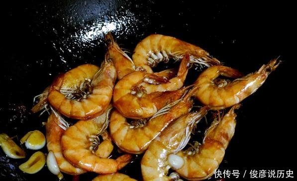 味道|吮指油焖大虾做法来袭,这也太简单了,味道好吃,营养丰富