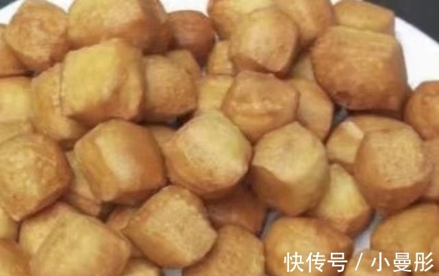 玉米面|面粉别只会蒸馒头，教你做一锅，一口一个，外酥里嫩，香过油条