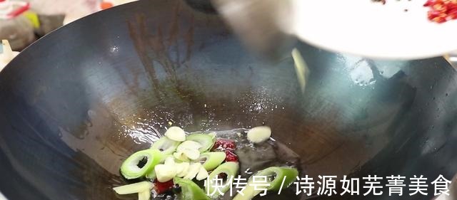 酸菜|水煮牛肉想要做得好吃,要记住关键这一步,麻辣醇香,滑嫩不柴!