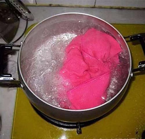 洗脸|毛巾用久了又臭又滑,学学聪明人这一招,洗完跟新买回来的一样