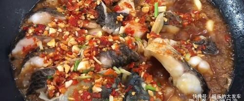 入味|教你用草鱼做最好吃的啤酒鱼,鲜香嫩滑入味,满屋都是啤酒鱼