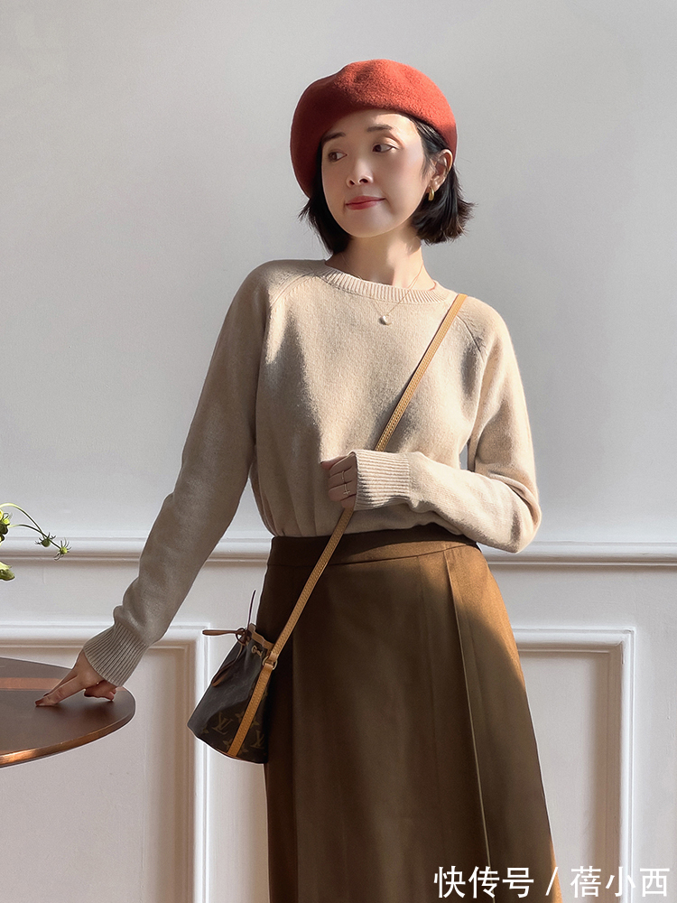 穿搭|建议多穿“针织衫”,选择这4种颜色,搭配半身裙、牛仔裤很时髦