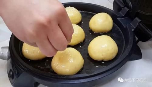 面包|面粉别再烙饼了,加1碗豆沙,比面包松软香甜,吃过就念念不忘