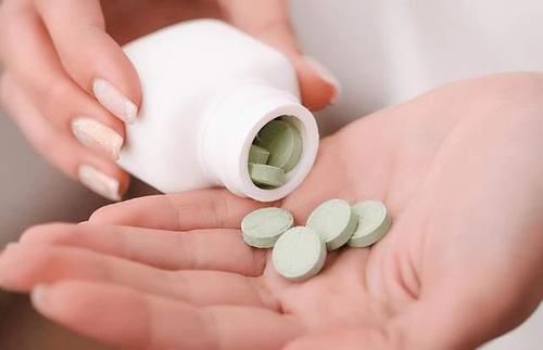 维生素|如何正确服用维生素C、B12、B2和叶酸？是餐前服用还是餐后服用好