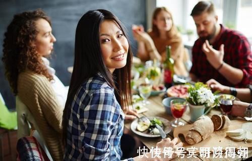 不良习惯|50岁后,吃饭时注意这4点,身体越来越硬朗,疾病“主动”退让